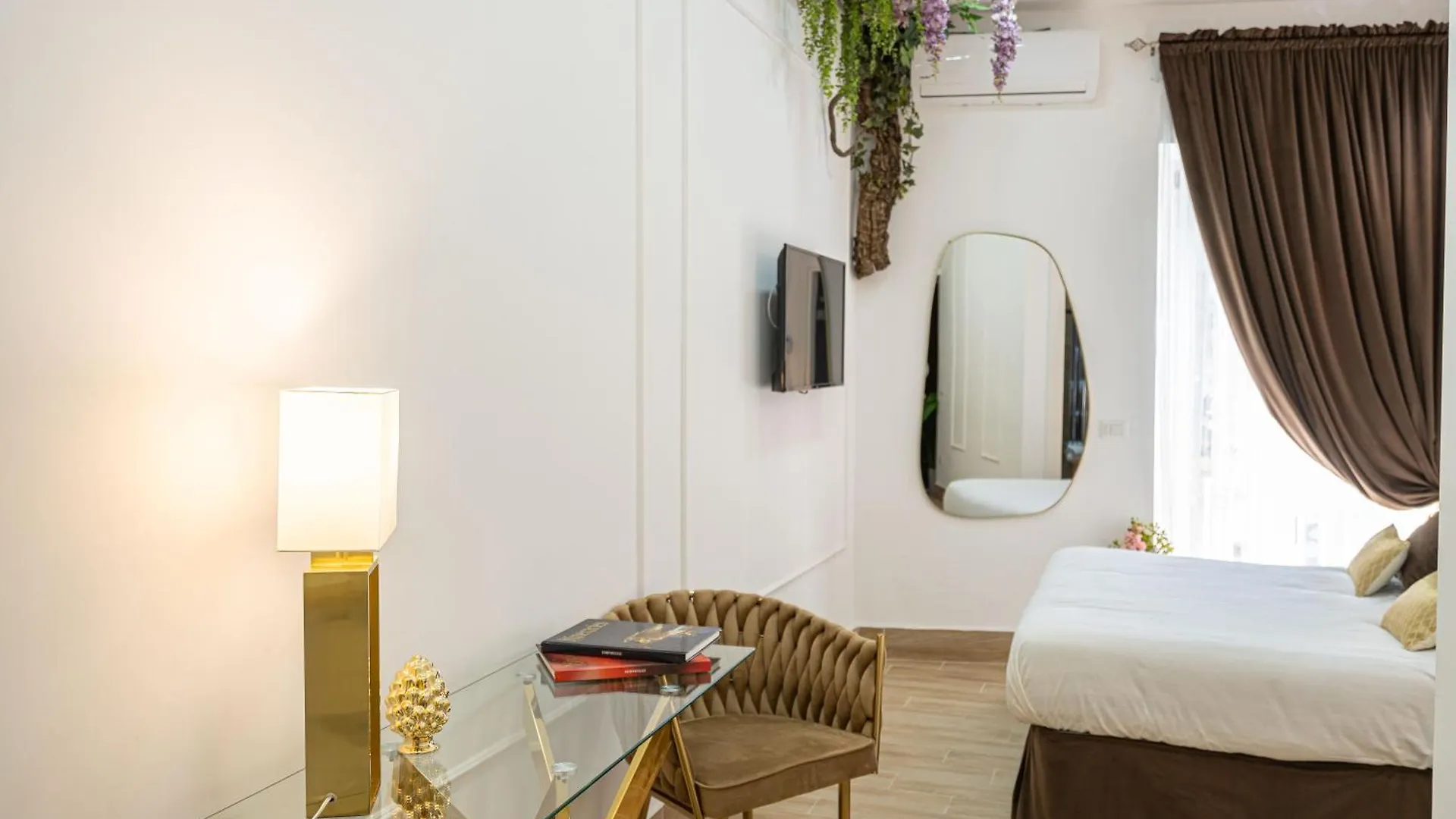 Terra Apartment City Center Napoli Italy